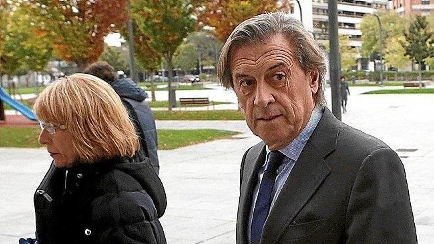 Tres futbolistas y 15 directivos irán a juicio