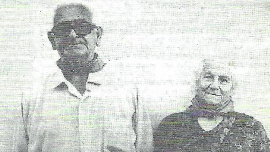 José Méndez Arbeloa y su esposa, María Francés, tras su regreso a Andosilla.