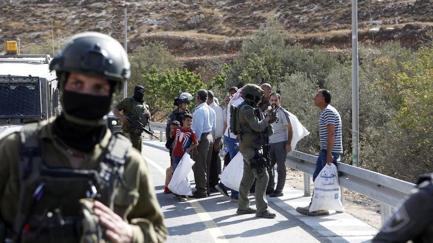 Los colonos israelíes prosiguen con sus ataques en Cisjordania con la quema de varios vehículos en Ramala