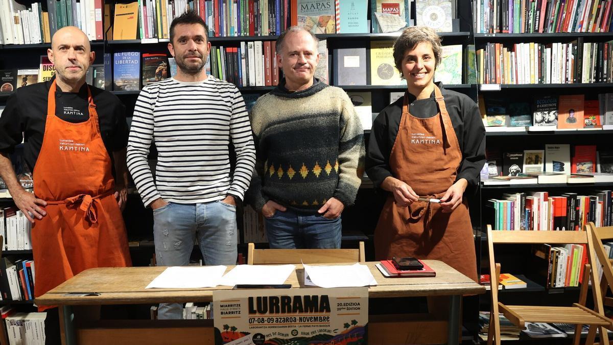 (i-d) Iban Maia, Aritz Ganboa, Felipe Etxetxikia y Maitane Unzu, en Katakrak.