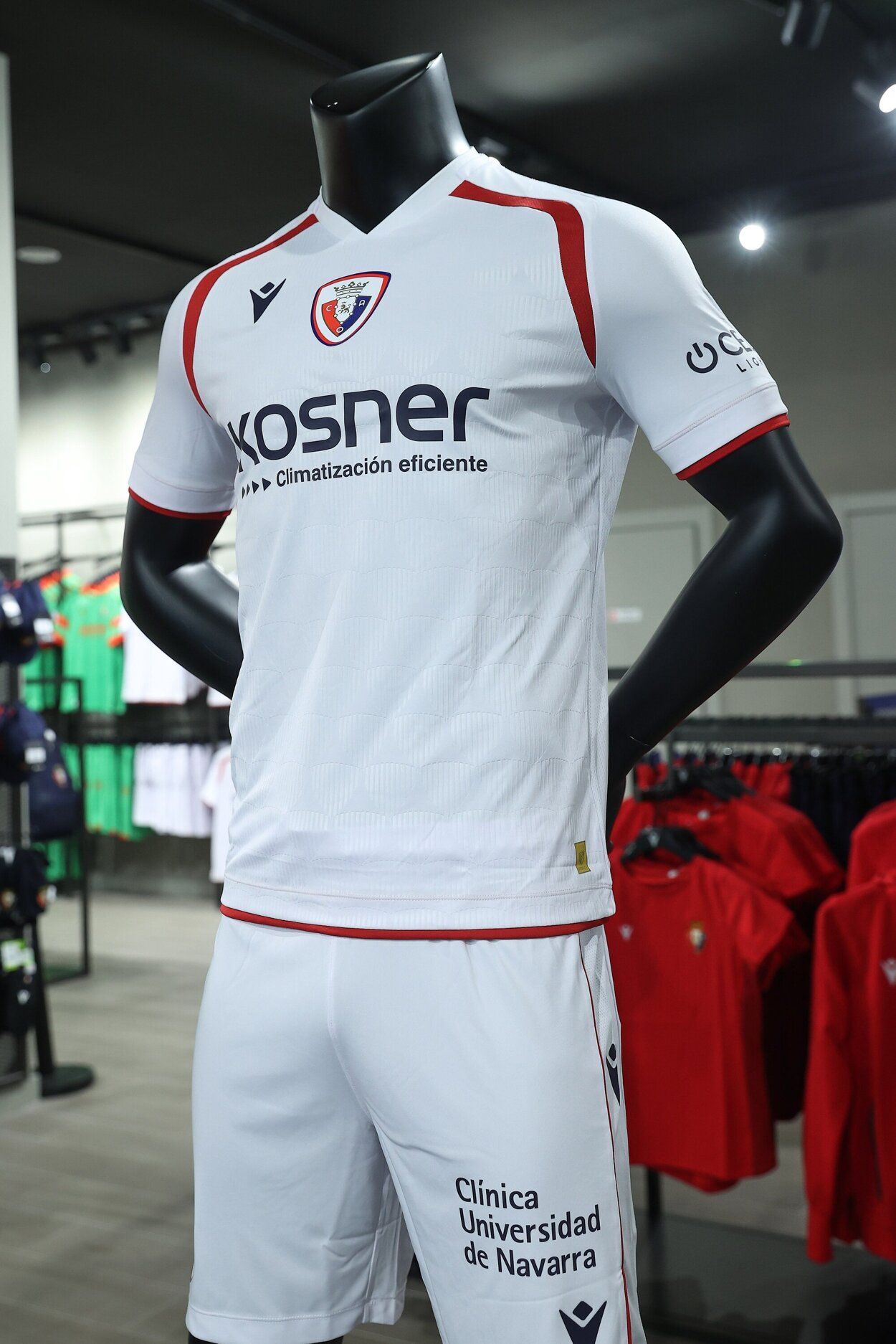 Fotos de la tercera equipación de Osasuna