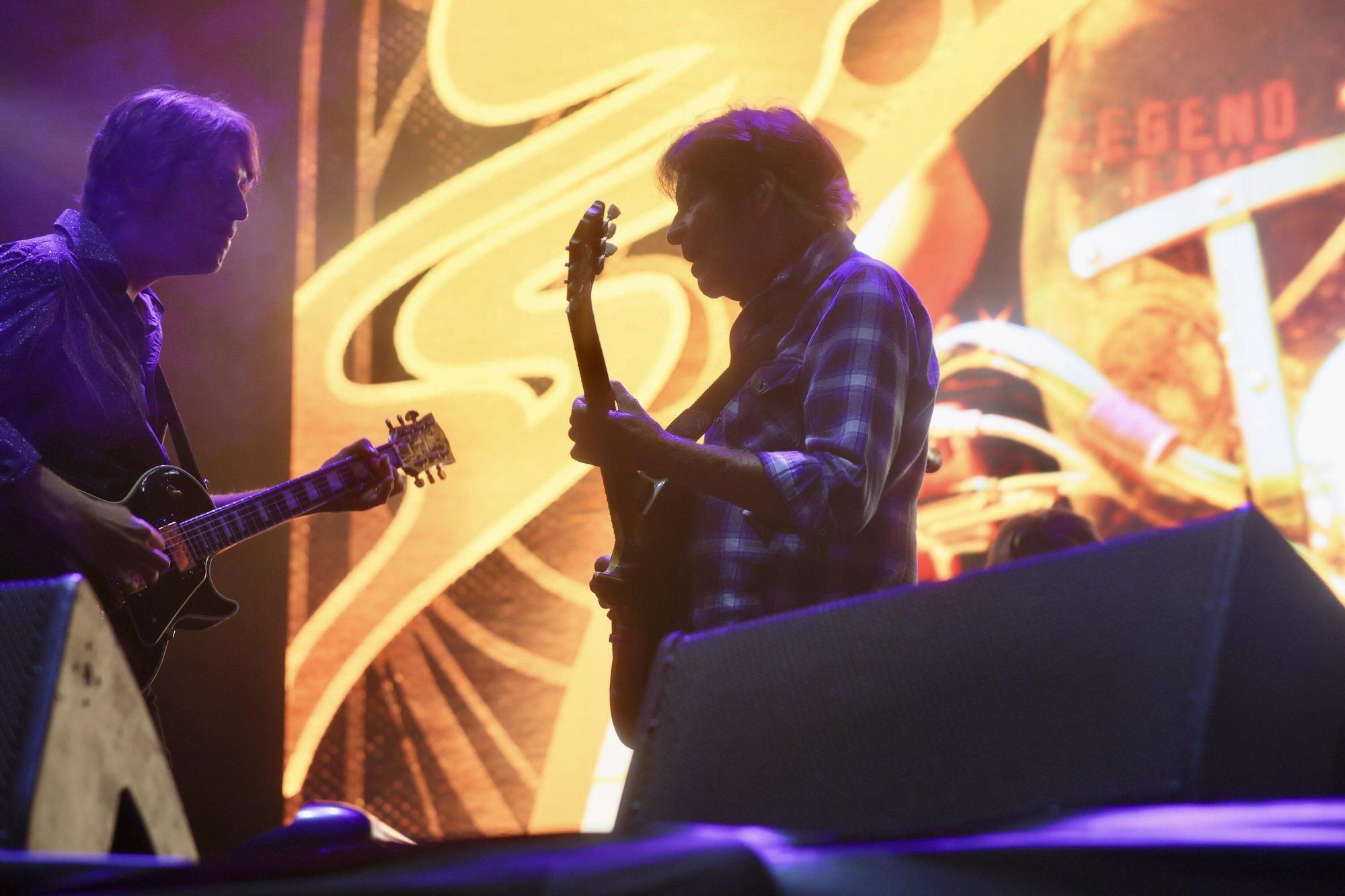 En imágenes: Así están siendo los conciertos de este viernes en el Azkena Rock Festival