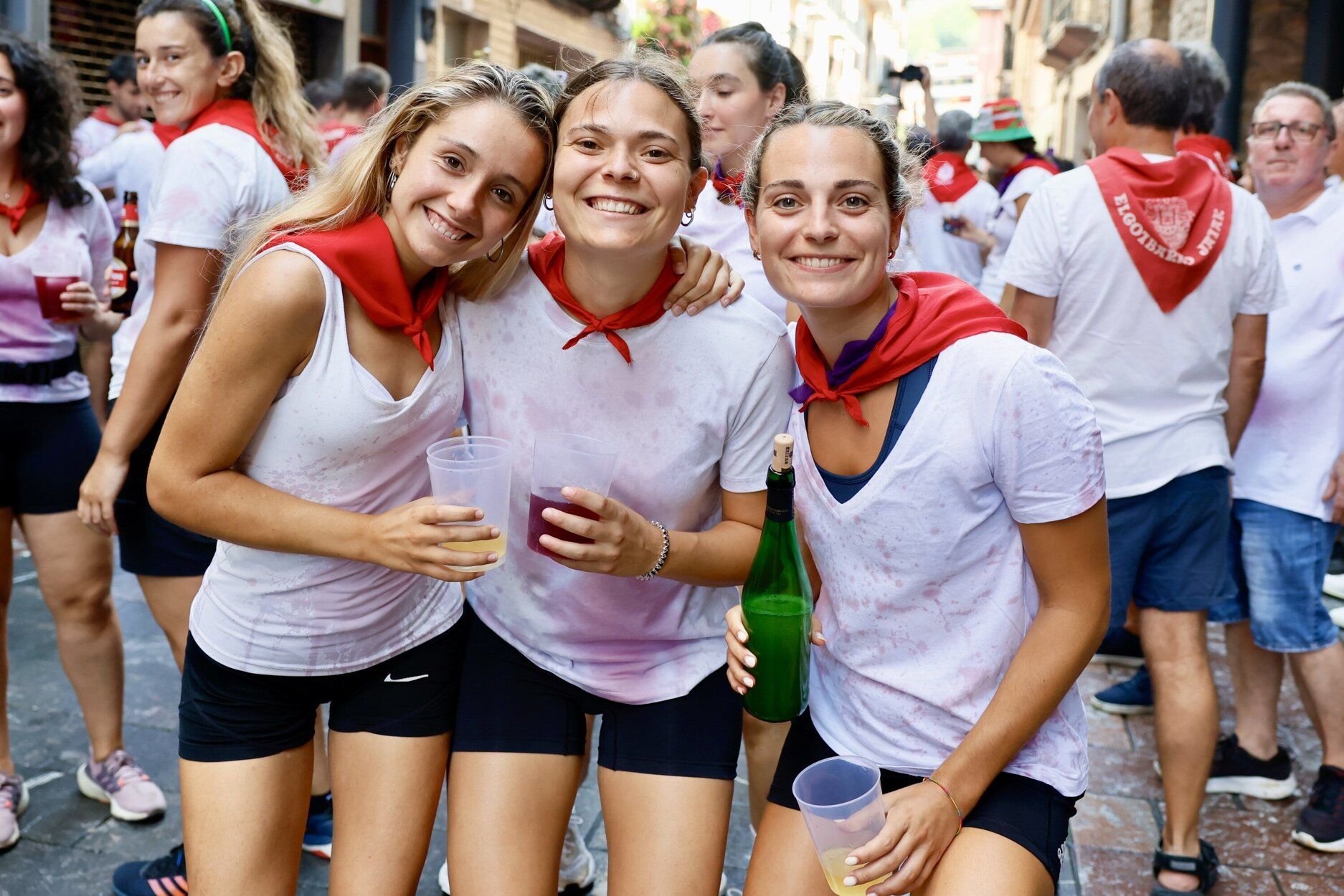 Fiesta de vino tinto en Elgoibar con el Txiki Eguna