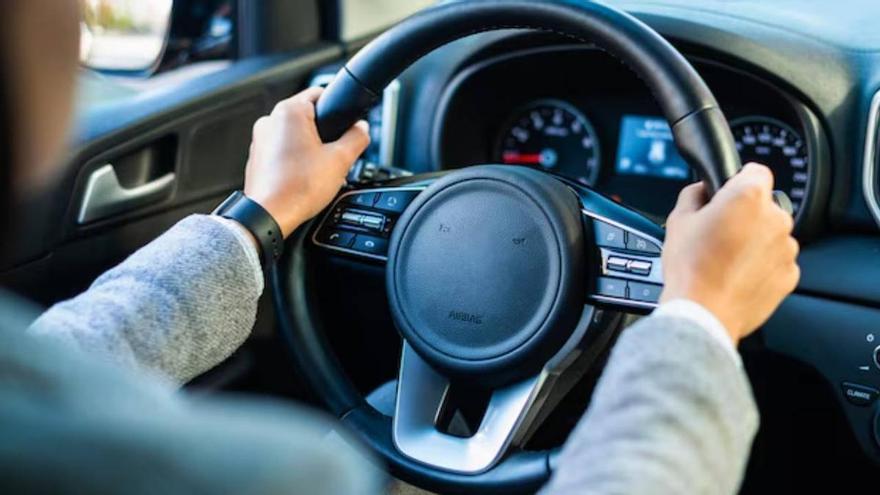 Qué coche consume más combustible, ¿manual o automático? Este mecánico Juan José Ebenezer lo tiene muy claro