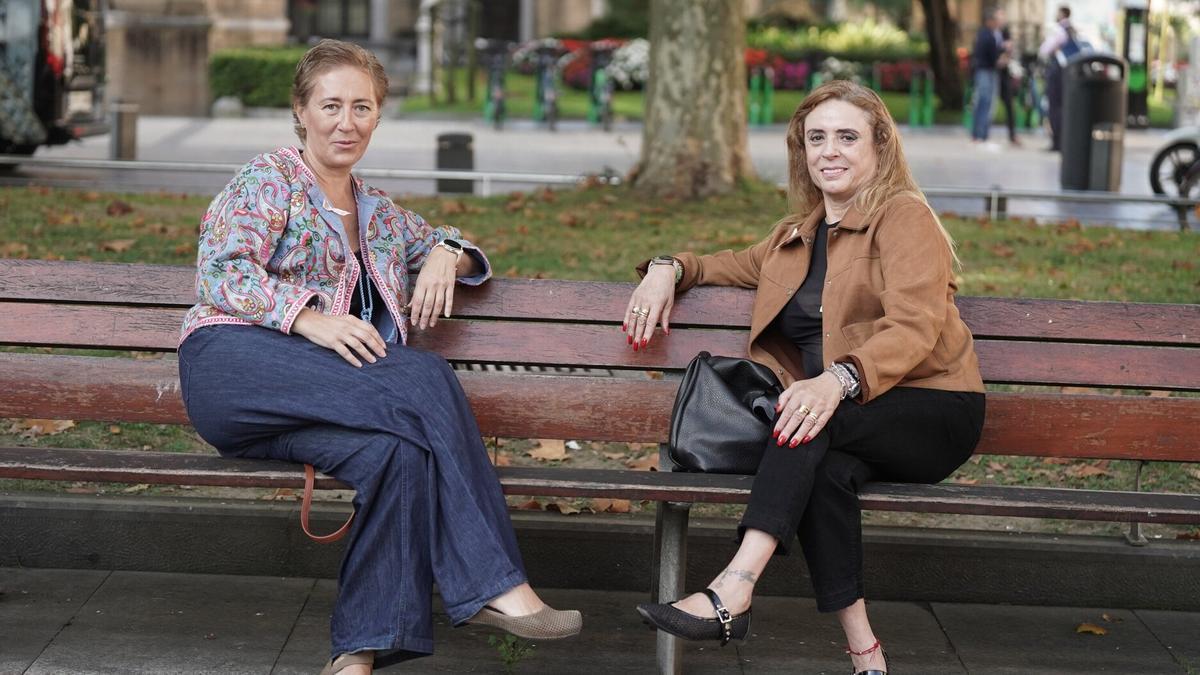 Alaitz Carnicero y Feli de Castro durante la conversación con este periódico, este viernes en el Boulevard de Donostia.