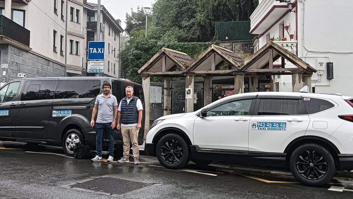 El taxista de Astigarraga y el responsable de Taxi Donosti