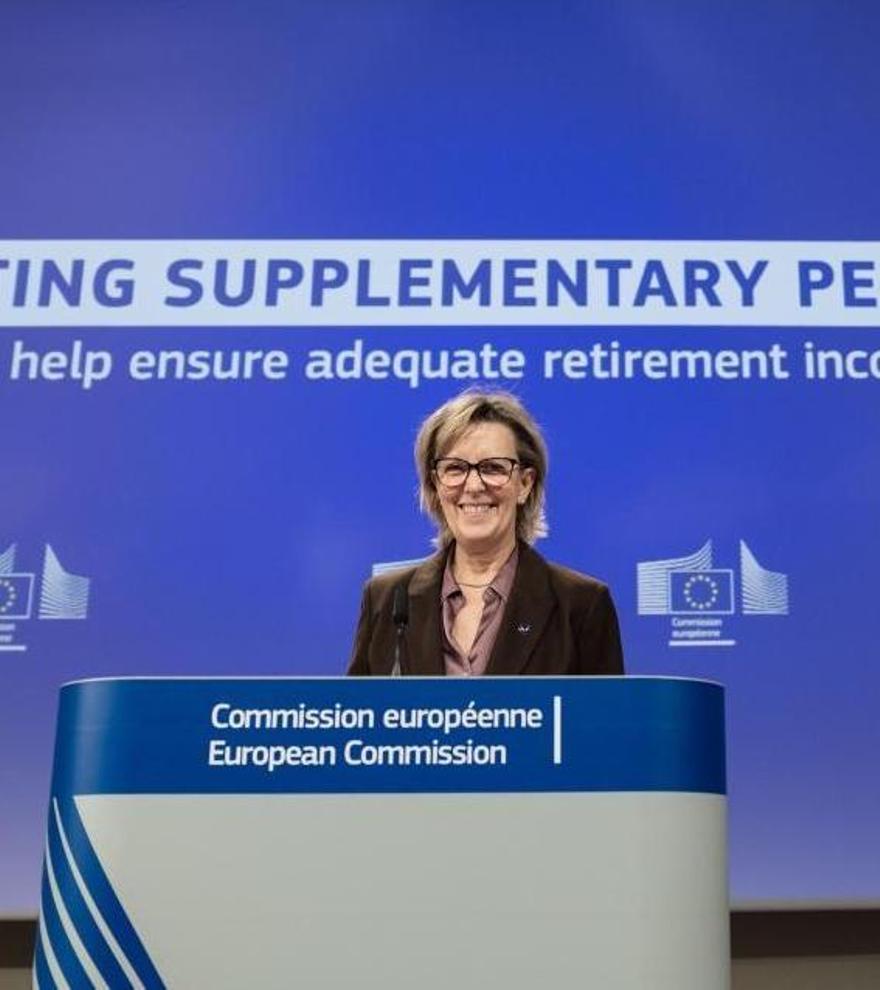 María Luis Albuquerque, cmisaria europea de Servicios Financieros y Unión de Ahorros e Inversiones, en la rueda de prensa sobre el paquete de pensiones suplementarias.