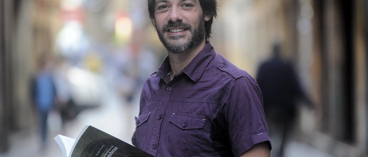 El pasaitarra Sergio Pereira presenta su última novela en los cuatro distritos