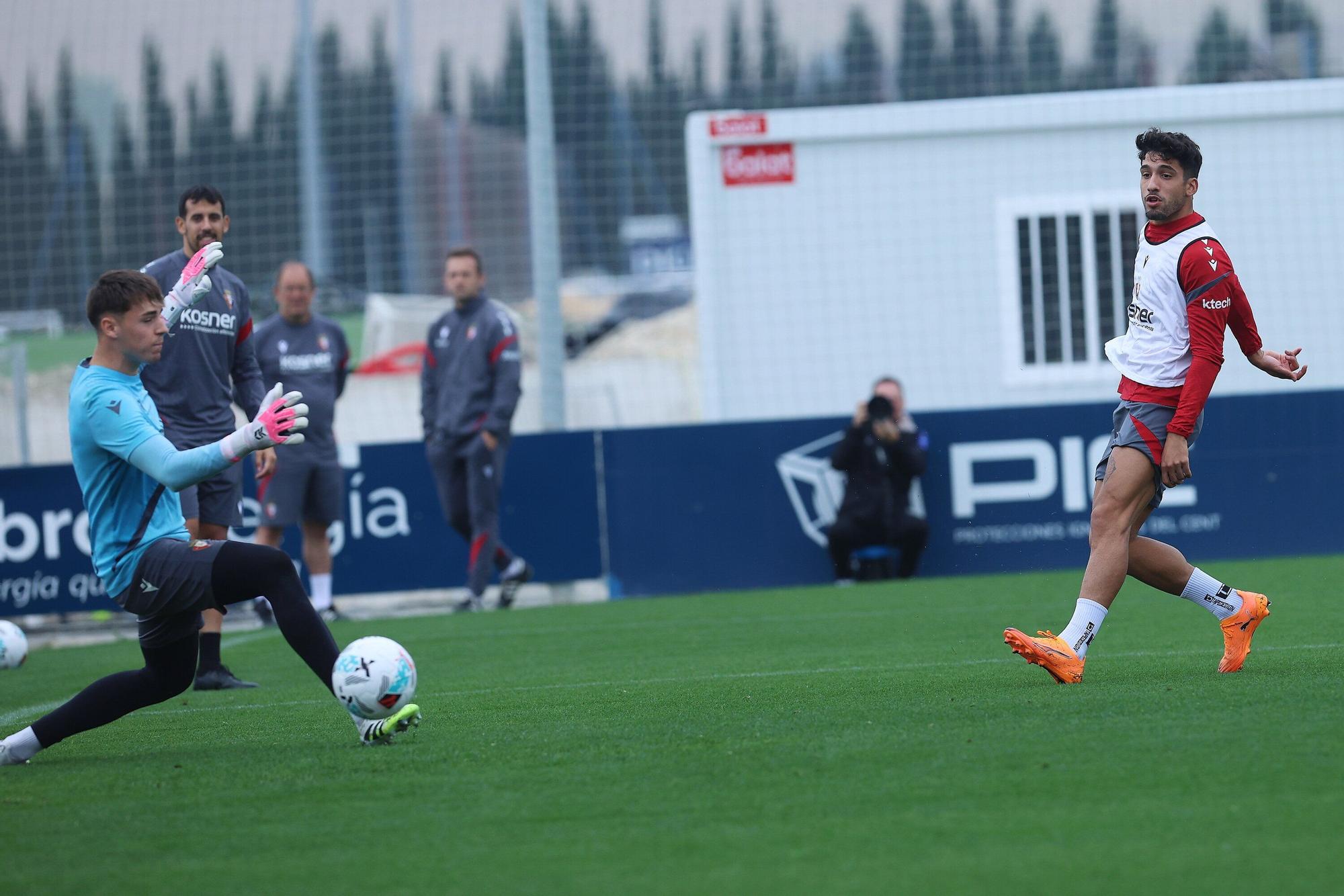 Fotos del entrenamiento de Osasuna (viernes 17 de octubre de 2025)