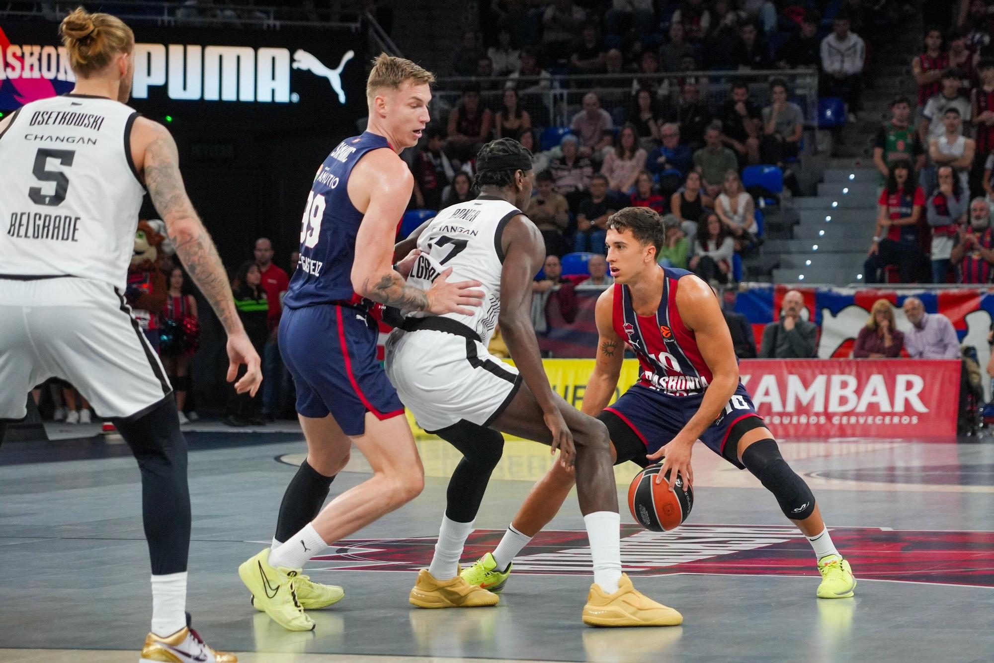 Todas las fotos del Baskonia-Partizan en el Buesa Arena