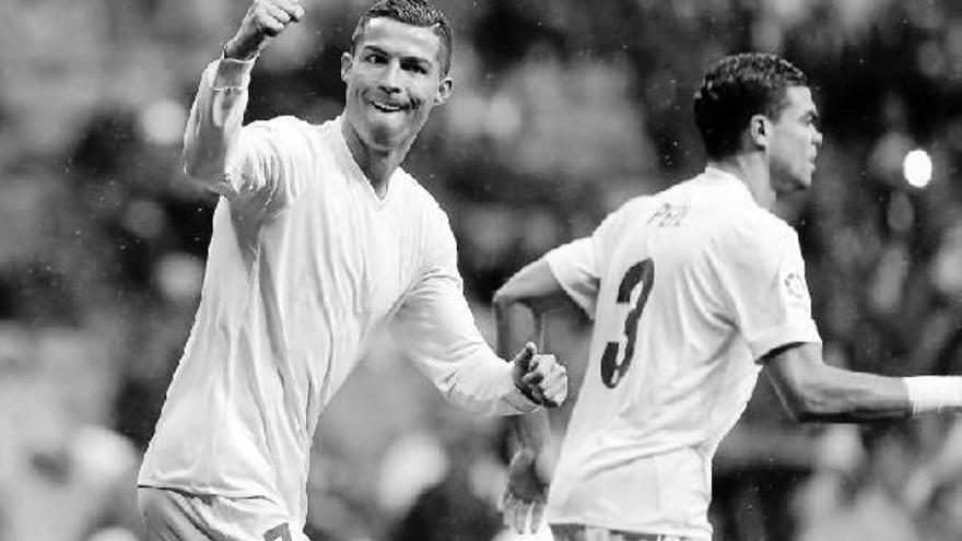 Cristiano sostiene  a un Madrid fundido