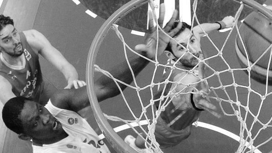 Baloncesto contra la farsa