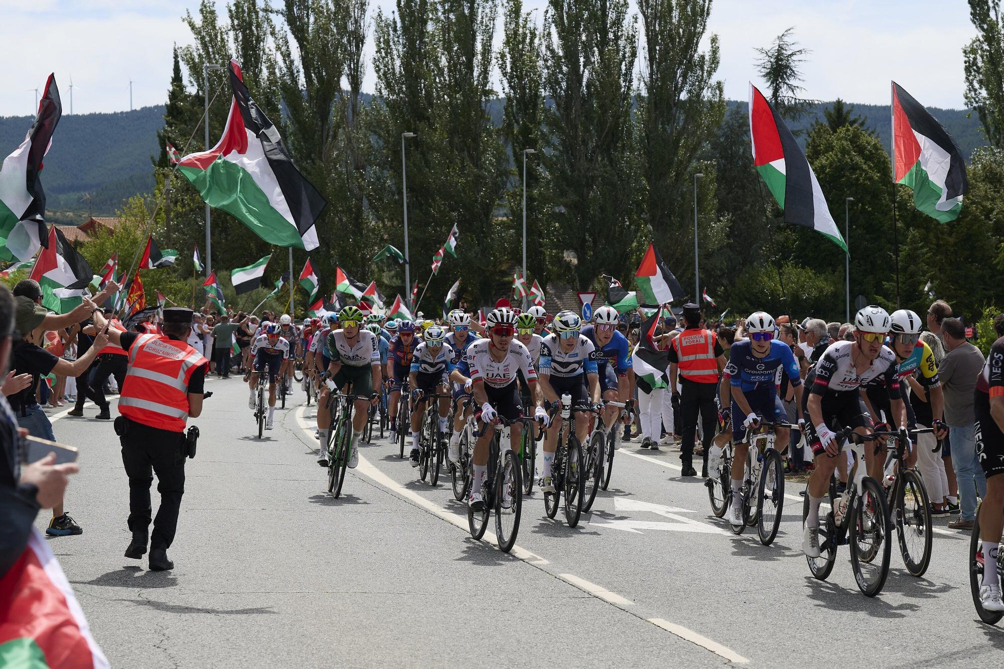 Fotos de la etapa navarra de La Vuelta 25 entre Sendaviva y Larra - Belagua