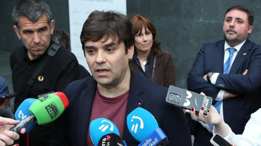 Fotos de la reunión entre PSN, Geroa Bai y Contigo-Zurekin