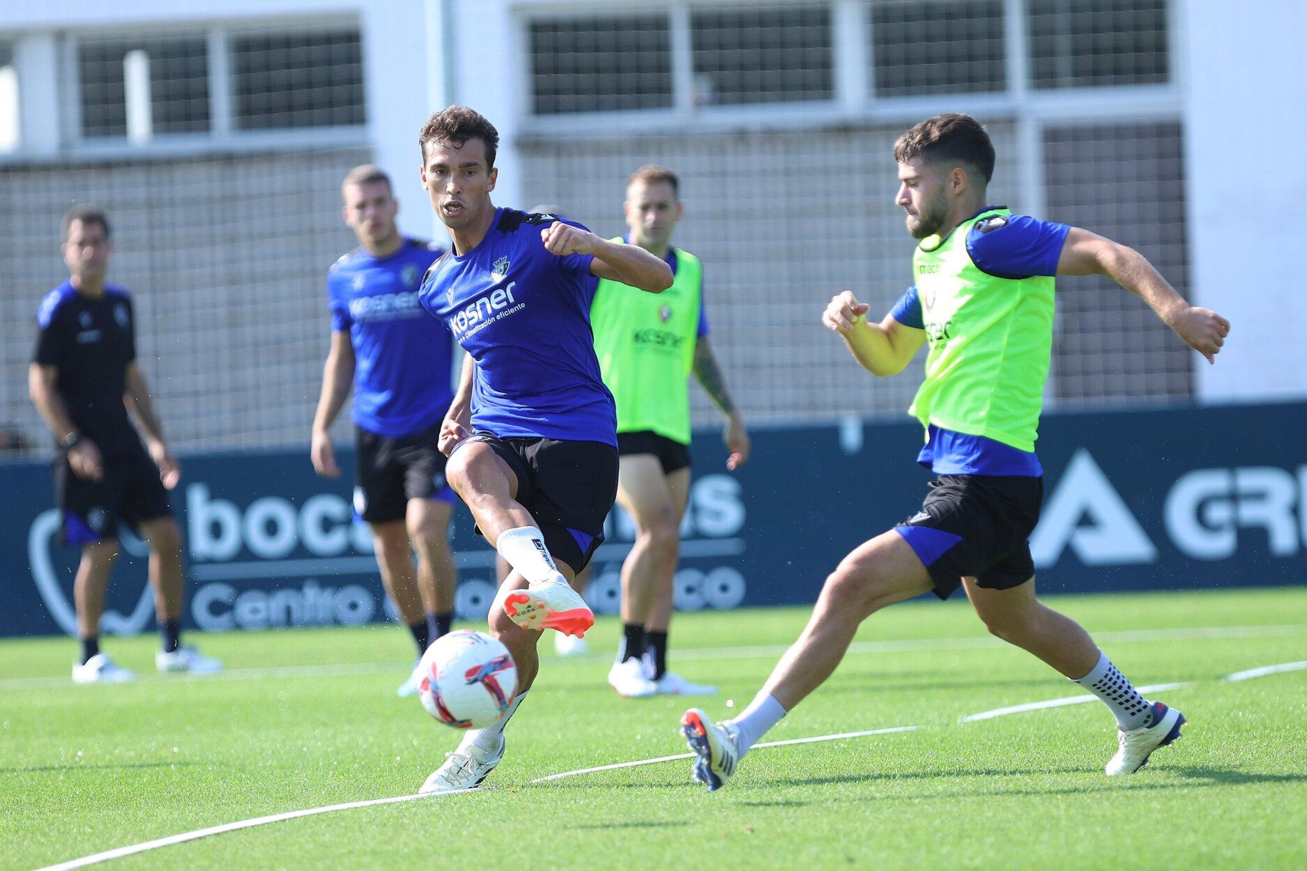 Fotos / Osasuna trabaja con intensidad en el entrenamiento de este miércoles