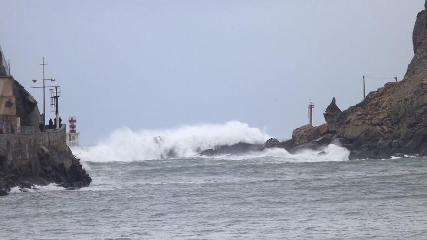 Desactivado el aviso en la costa vasca, tras alcanzarse una altura de ola significante de 3,6 metros en Pasaia