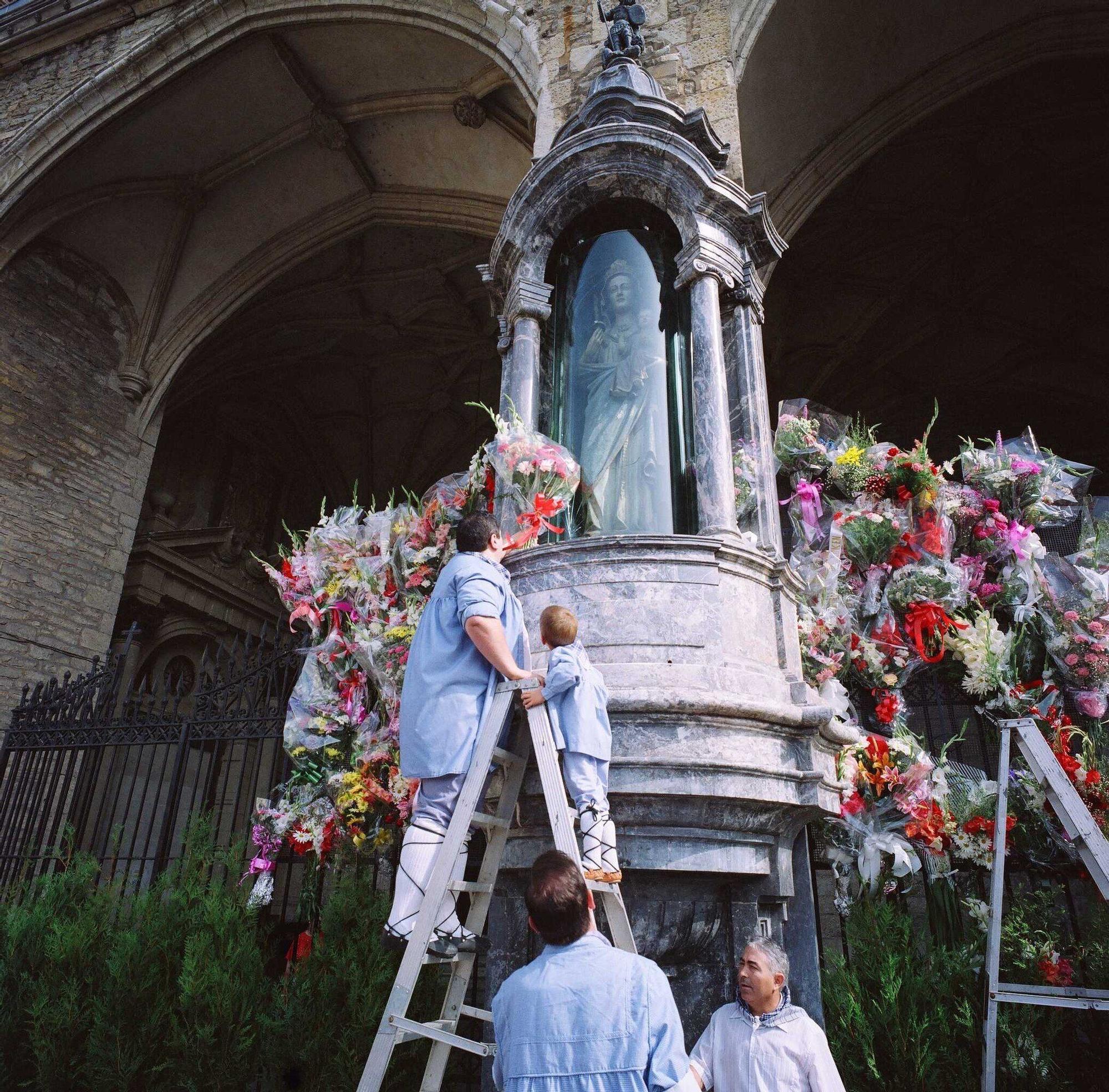 En imágenes: Así eran las fiestas de La Blanca en el siglo XX