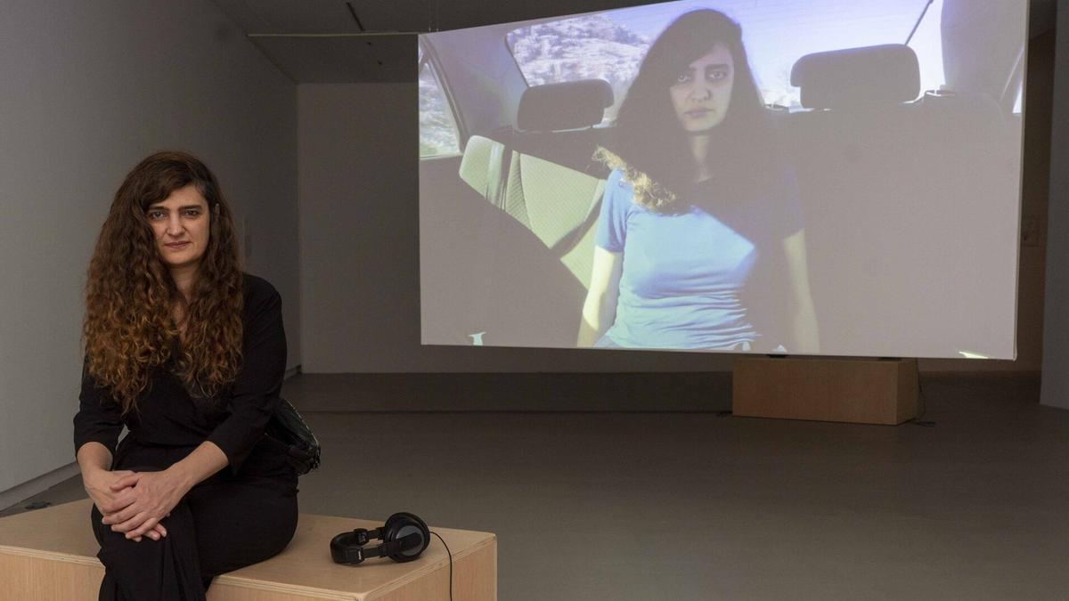 Marwa Arsanios, en la presentación en Artium de su exposición &#039;La tierra no será poseída&#039;