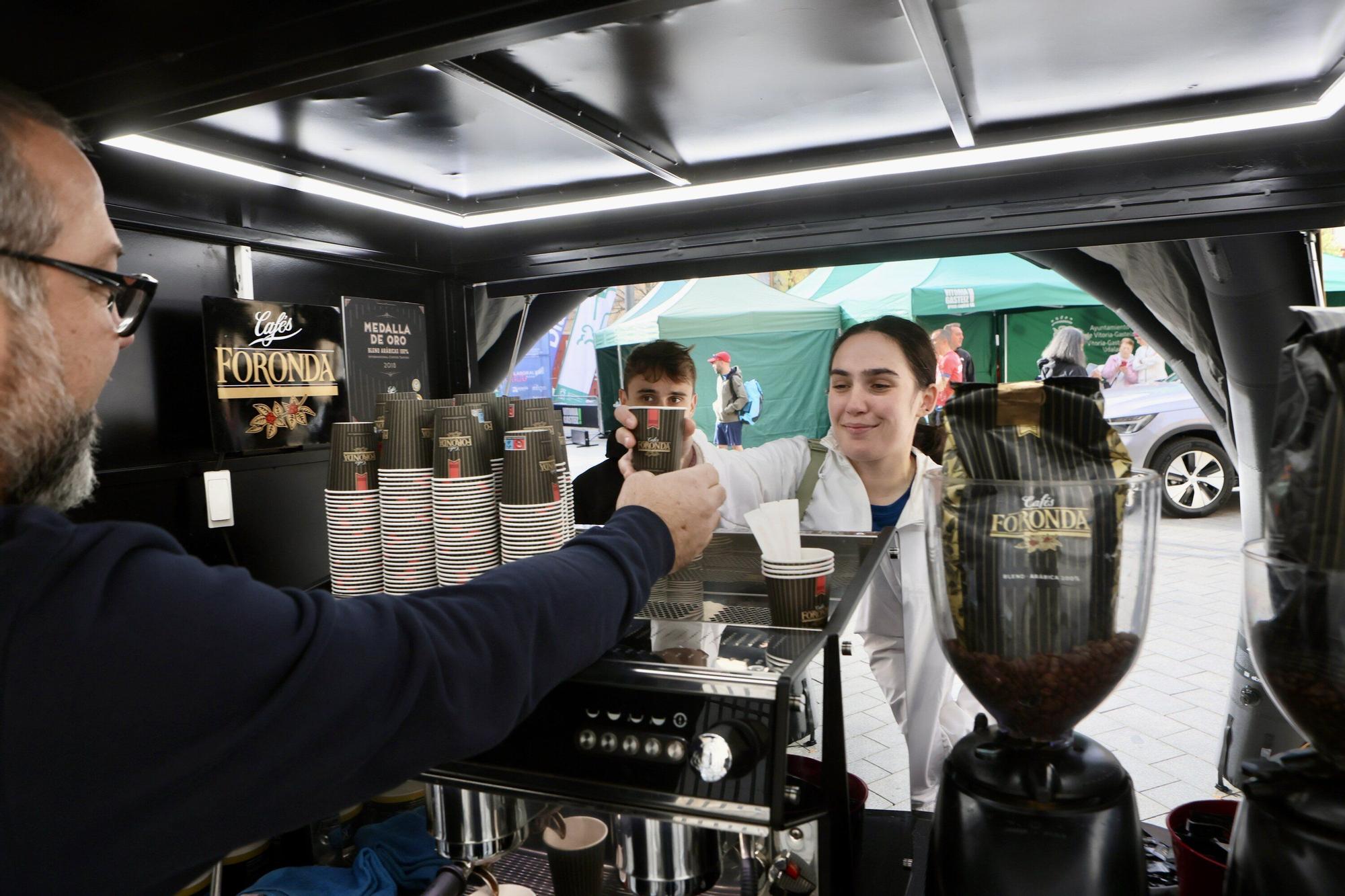 En imágenes: Buen tiempo y buen ambiente en la Conquista de la Almendra (¡Búscate en las fotos!)