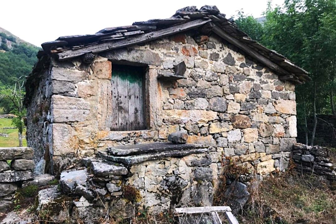 Detalle de un refugio pasiego en lo alto del valle