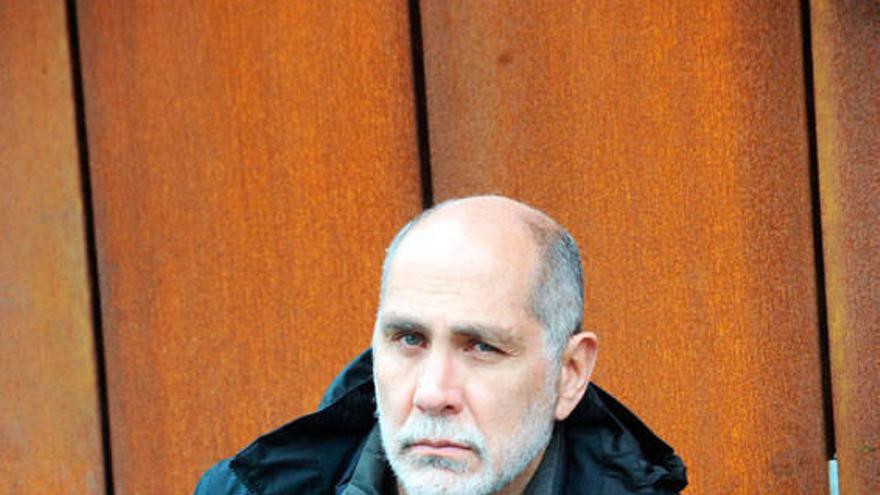 Guillermo Arriaga: “Damos la espalda a la muerte, a la violencia, y a la parte oscura del ser humano”
