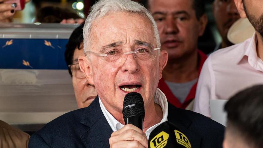 La justicia colombiana ordena la libertad inmediata del expresidente Álvaro Uribe