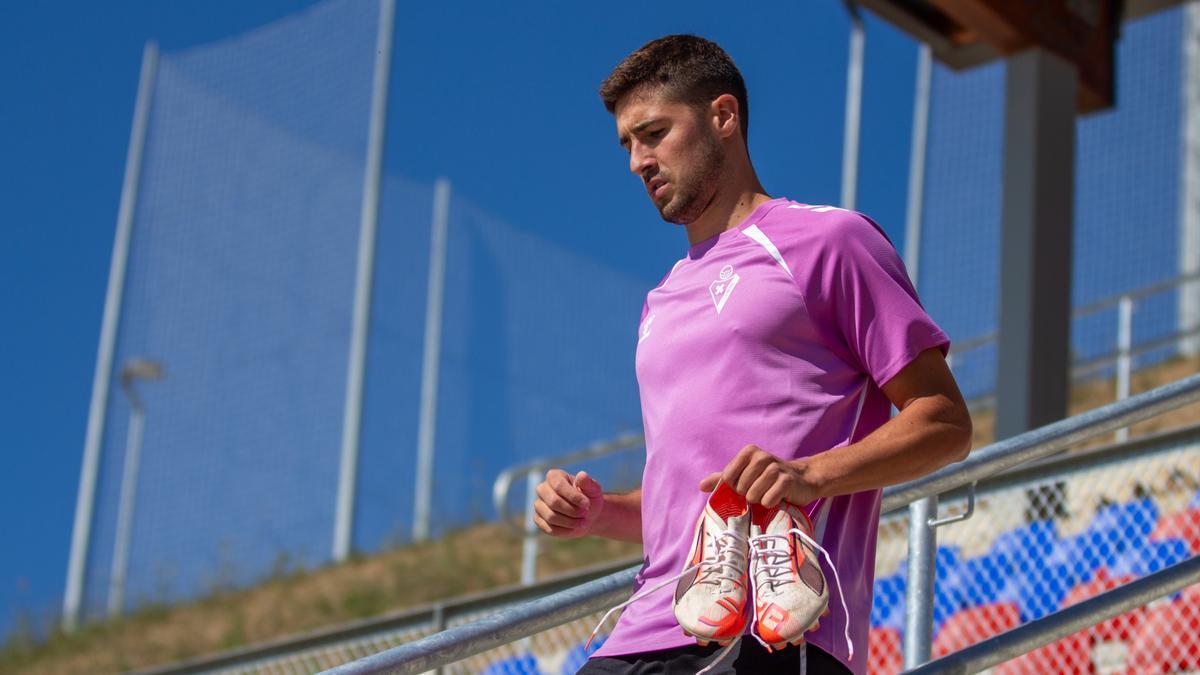 Javi Martón, en un entrenamiento con el Eibar