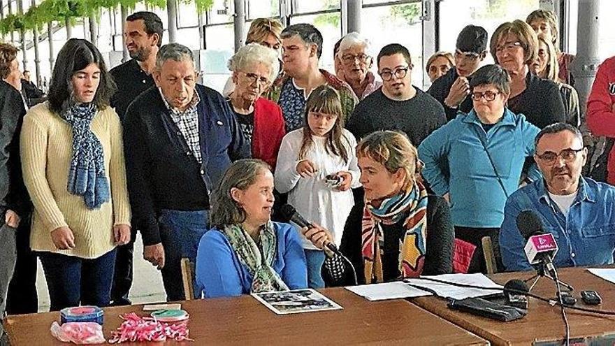Los miembros que Atzegi tiene en Tolosaldea en la presentación que tuvo lugar en el Zerkausia.