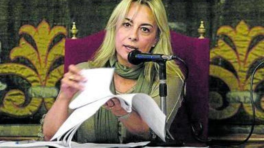 Sonia Castedo, durante un pleno en el Ayuntamiento de Alicante.