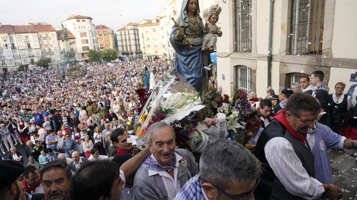 Procesión del Rosario de la Aurora
