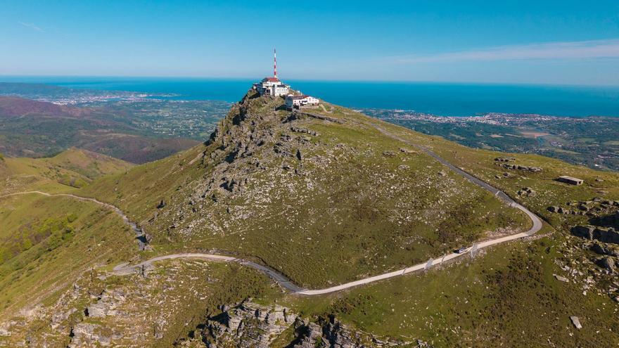La mejora de la pista de acceso a la cima y la rehabilitación de las ventas dinamizará la zona del monte Larrún