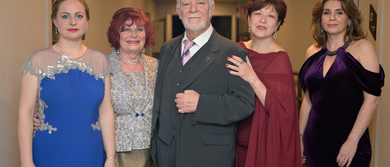 En imágenes: el teatro Campos Elíseos acoge un recital homenaje al tenor Santos Ariño