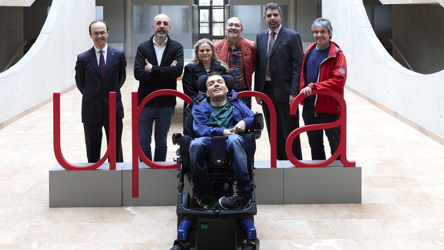 Quique Ruiz, alumno con discapacidad de la UPNA: “Estudiar mi enfermedad no sale rentable en los laboratorios porque solo la padecemos unos pocos”
