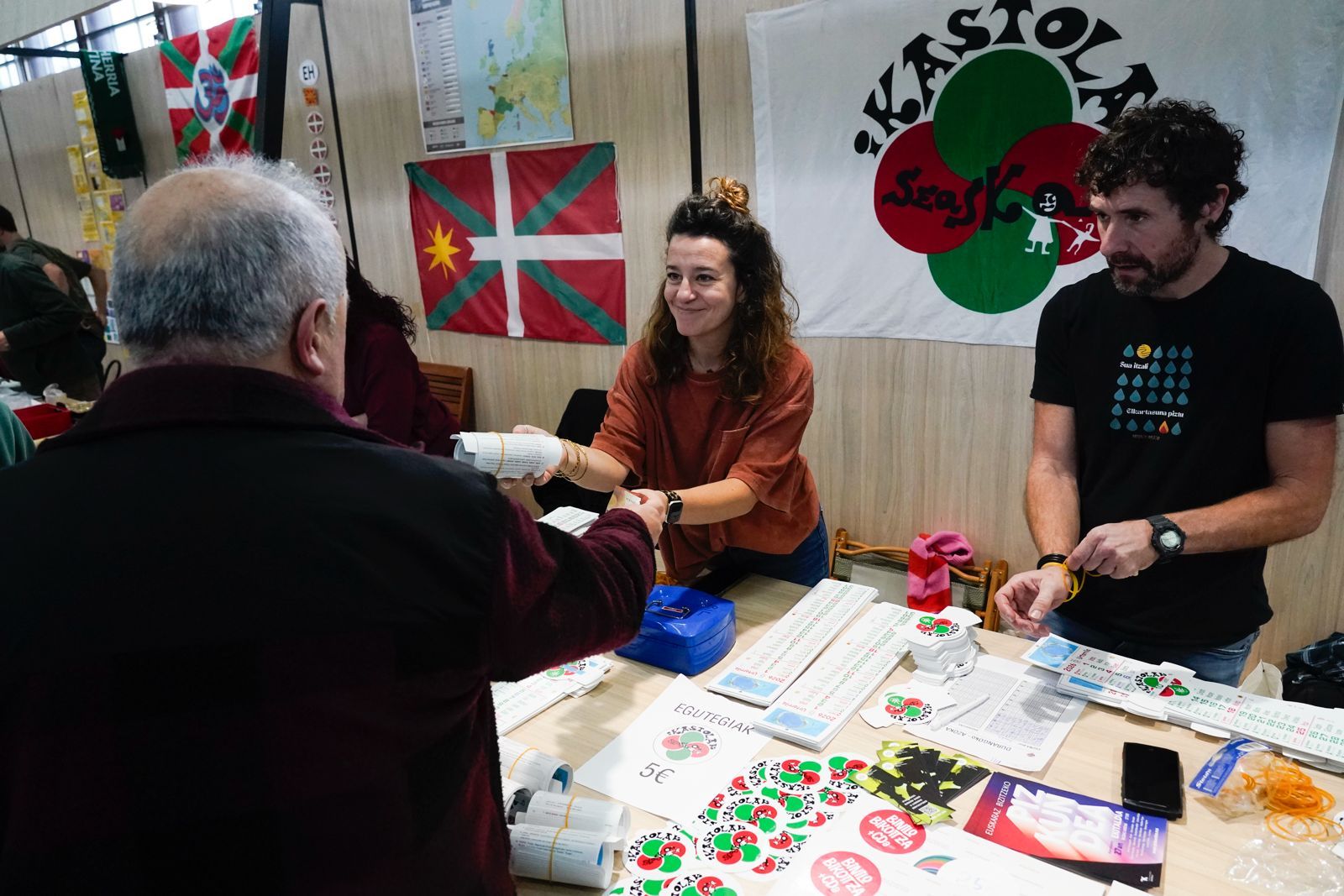 En imágenes: colas para acceder a una Durangoko Azoka a reventar