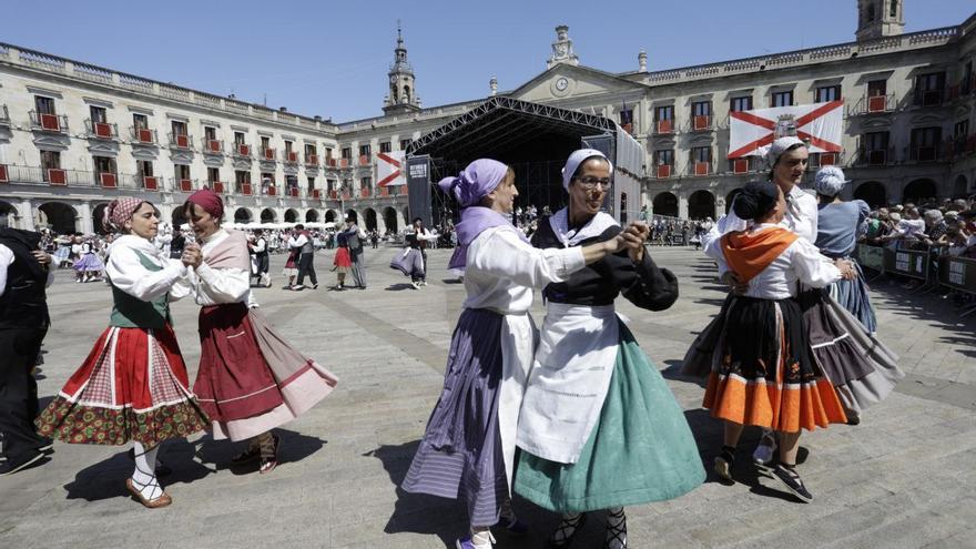 La Academia Municipal de Folklore presenta su agenda para La Blanca 2025
