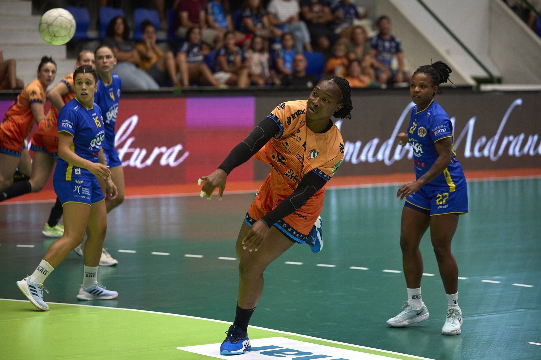 Fotos de las semifinales de la Supercopa Ibérica de balonmano en Anaitasuna