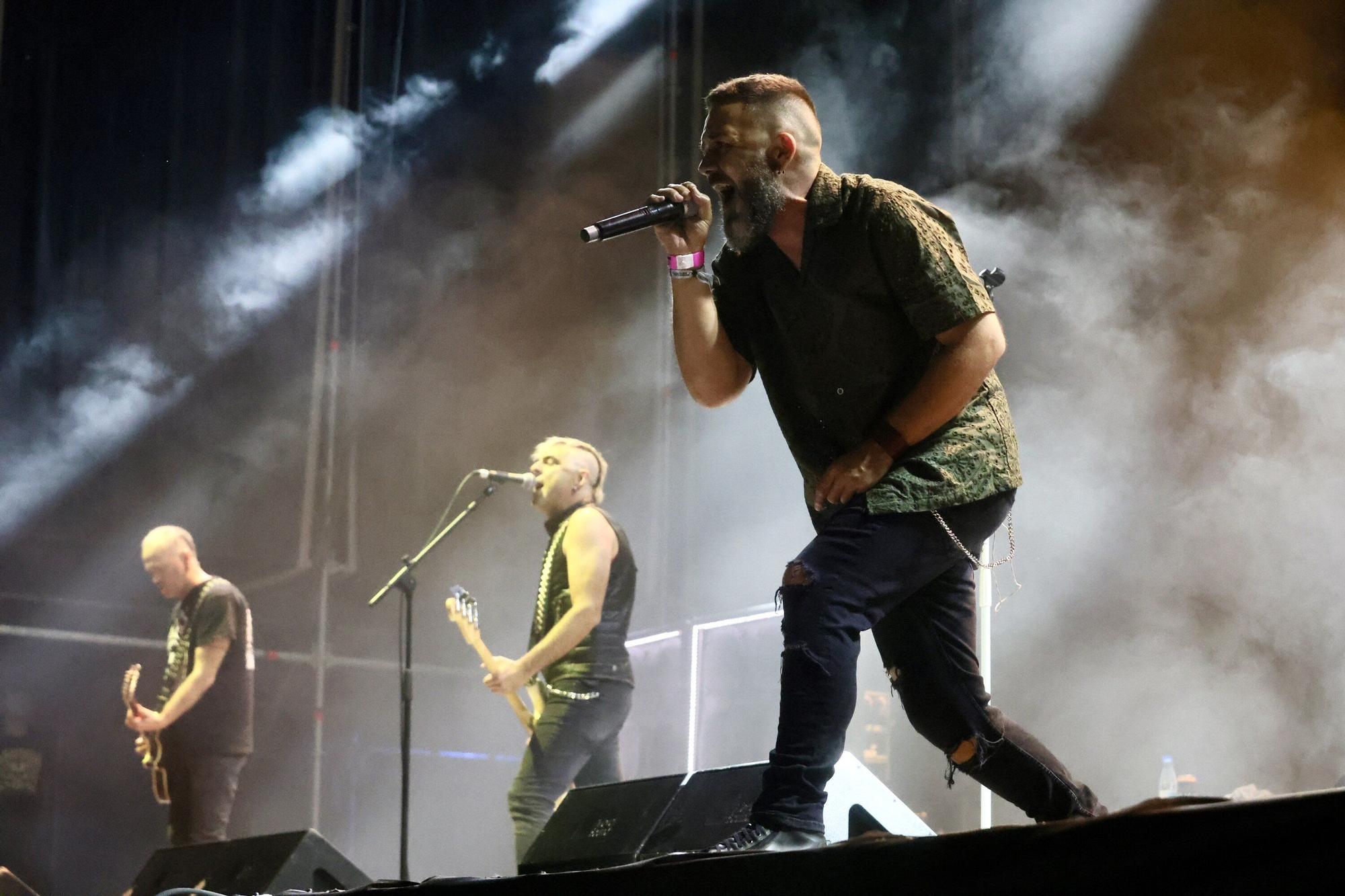 En imágenes: Así están siendo los conciertos de este viernes en el Azkena Rock Festival