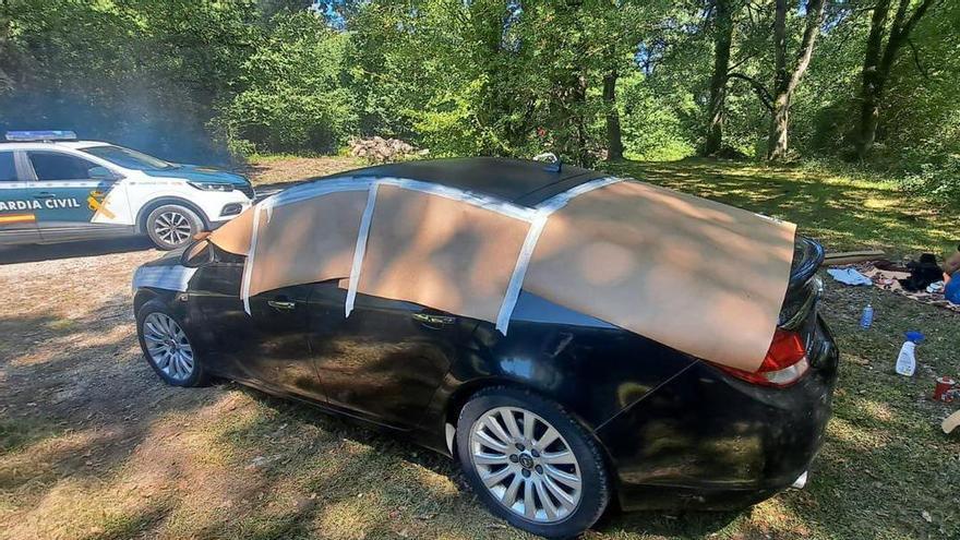 Denunciado por pintar su coche en un paraje natural en Olazti