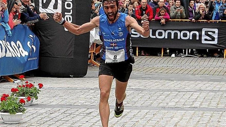 Aritz Egea, en la meta de la maratón Zegama-Aizkorri.