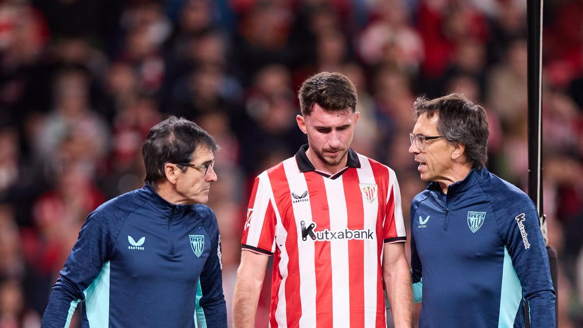 Laporte abandona el campo lesionado