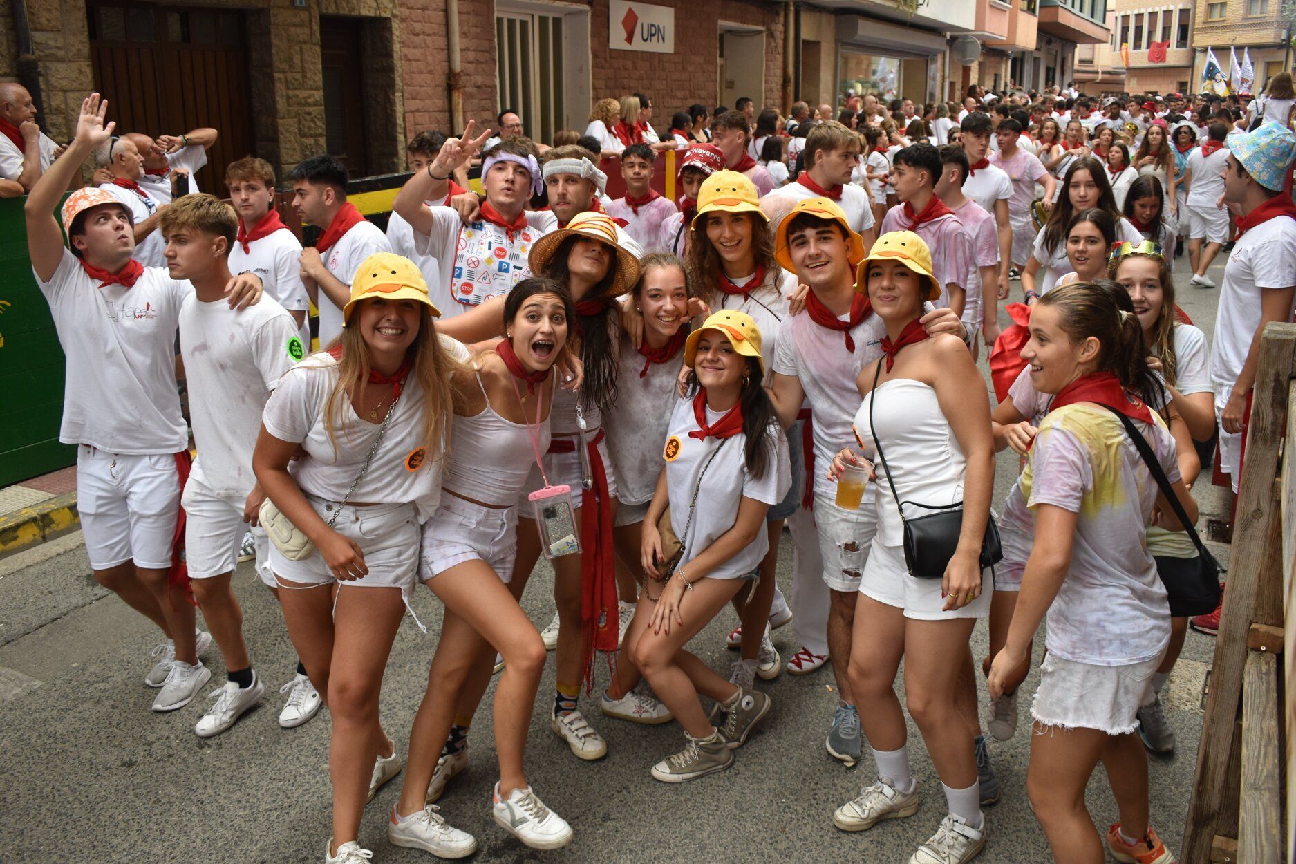 Fotos del chupinazo de fiestas de Azagra