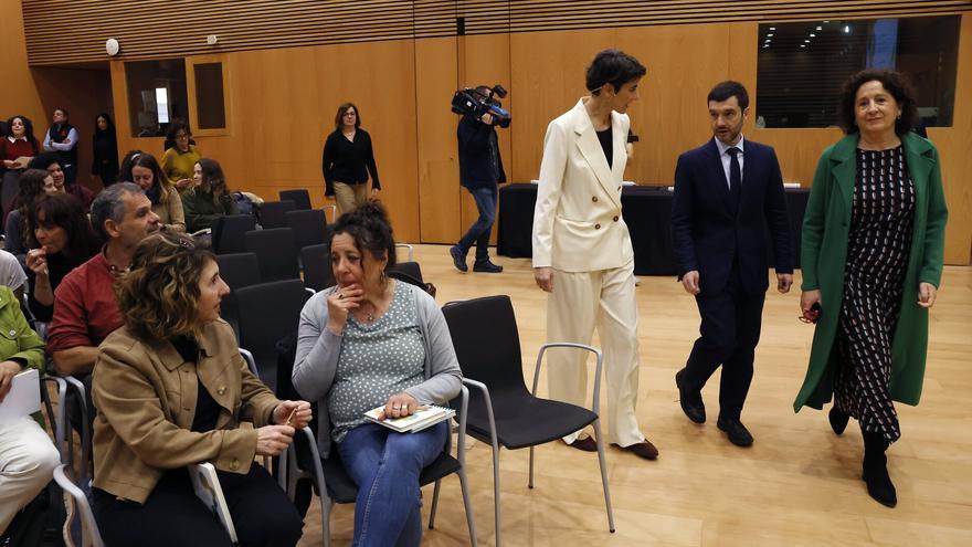 Bustinduy defiende en Pamplona reforzar el Estado del Bienestar frente a “una ofensiva contra la democracia”