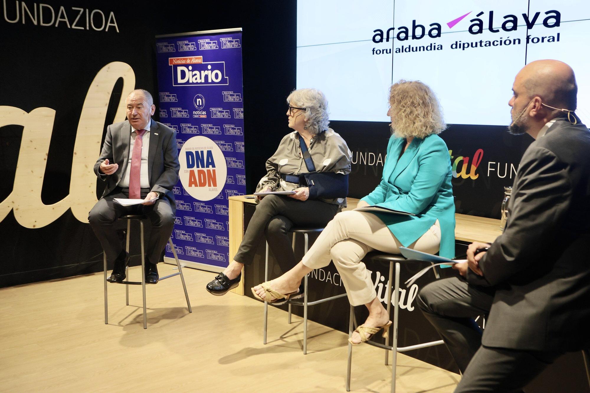 En imágenes: DNA aborda la situación del mercado laboral en Álava