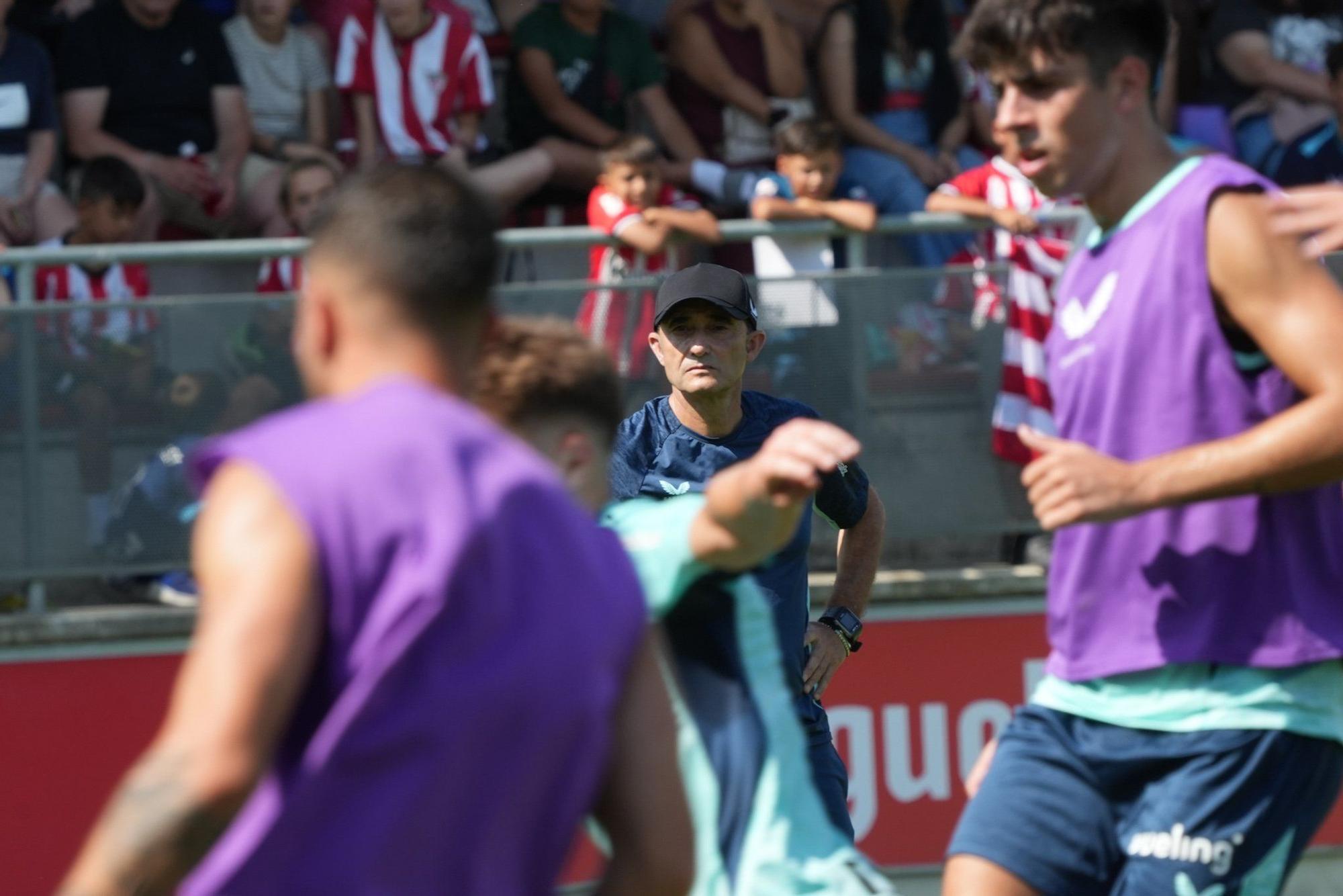 2.500 seguidores arropan al Athletic en Lezama