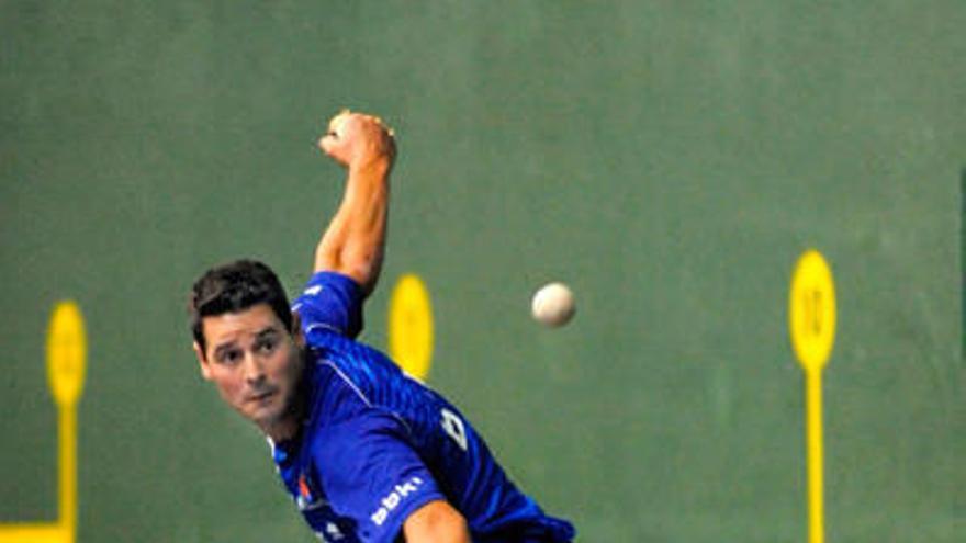 Patxi Ruiz deja la pelota