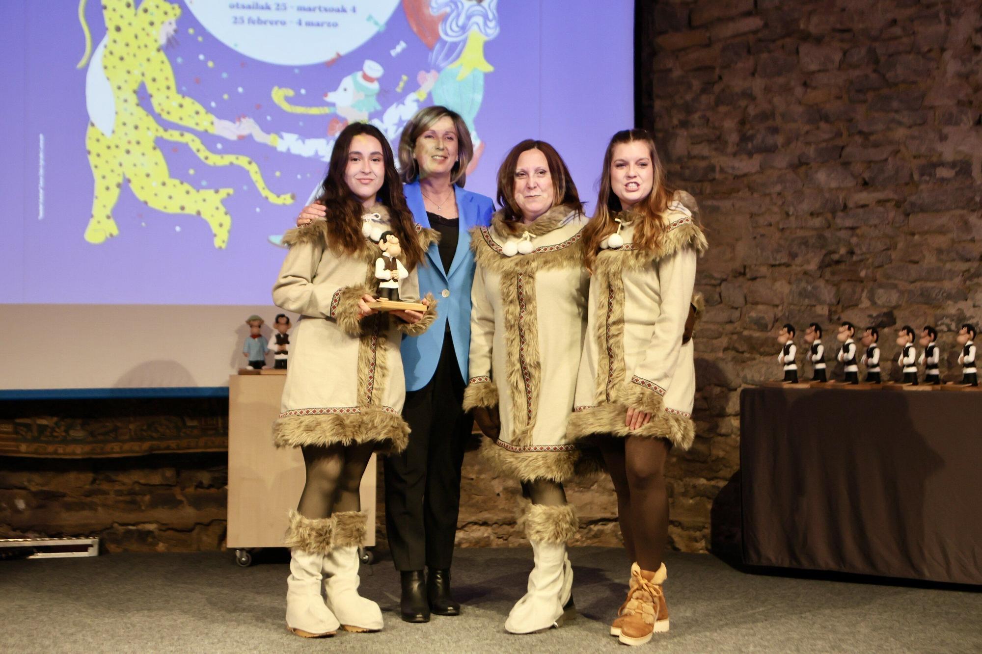 En imágenes: Presentación de Carnaval de las comparsas en el Palacio Villa Suso