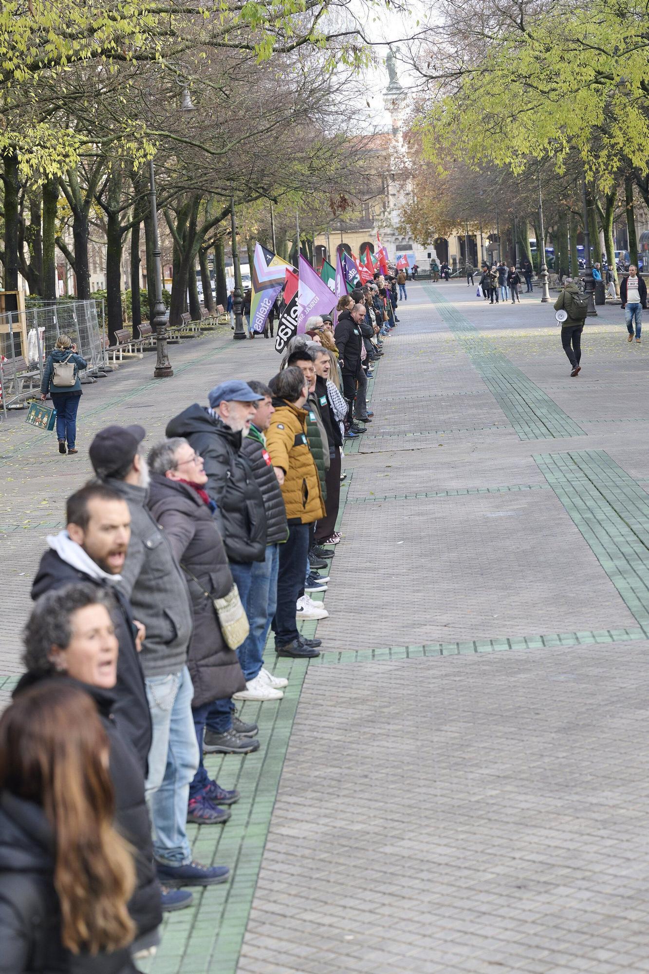 Cadena humana para reivindicar un SMI propio en Navarra