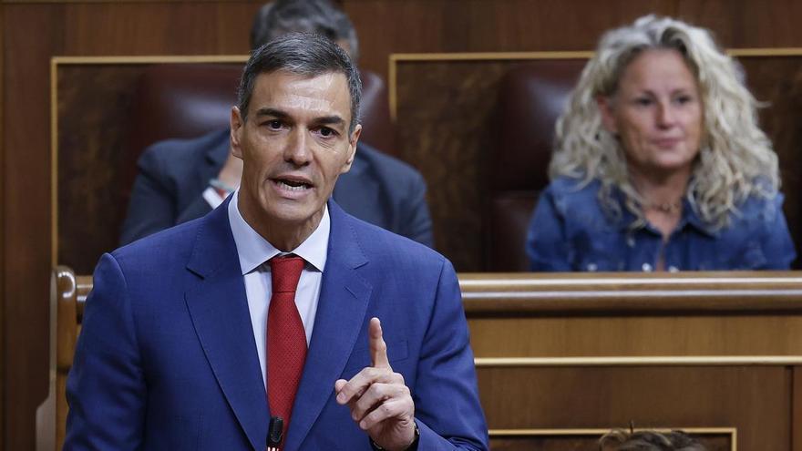 Sánchez carga contra Feijóo por las mujeres &quot;sin pruebas&quot; con cáncer de mama en Andalucía: &quot;Defienden la sanidad privada&quot;