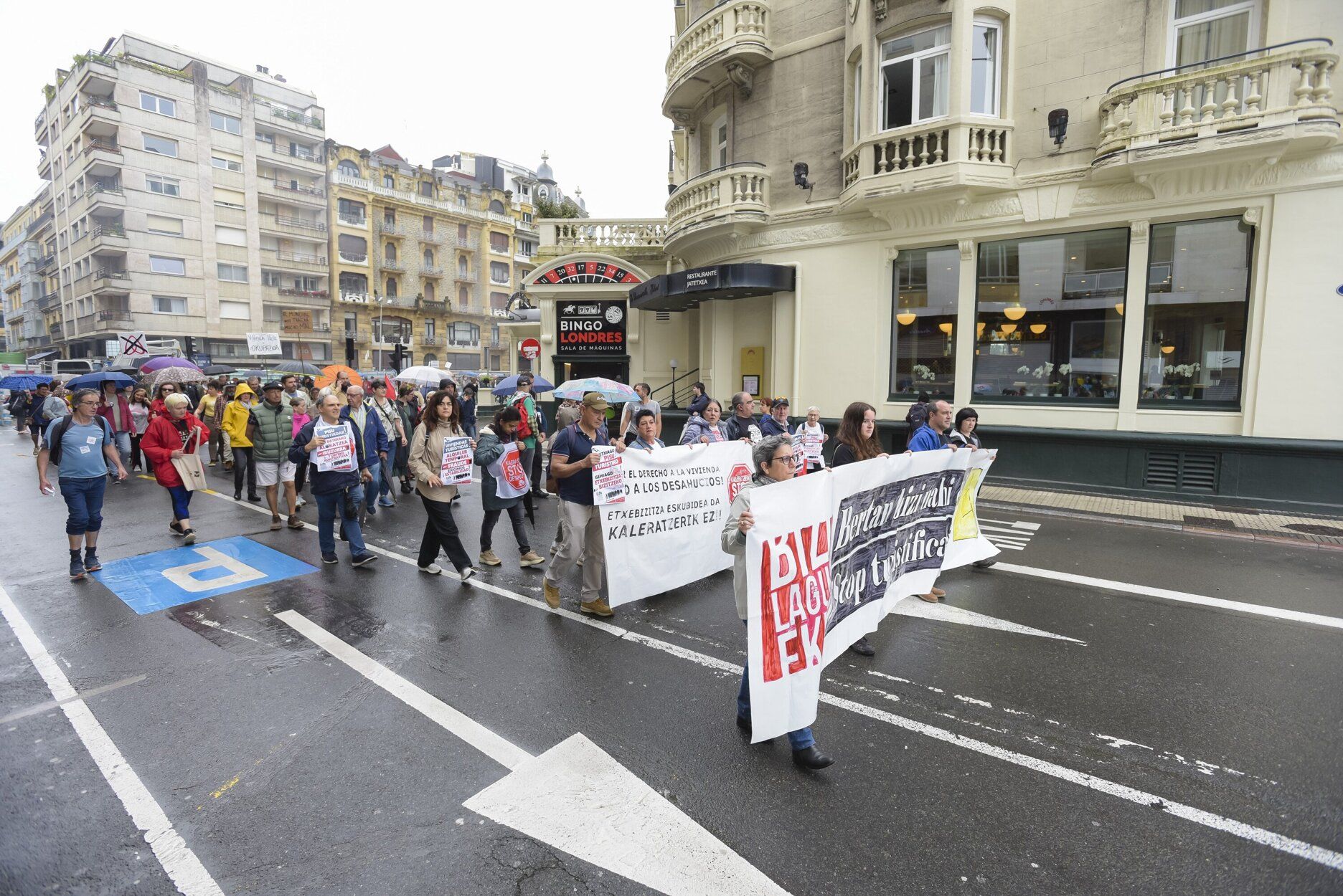 Donostia sale a la calle para protestar en contra de la turistificación