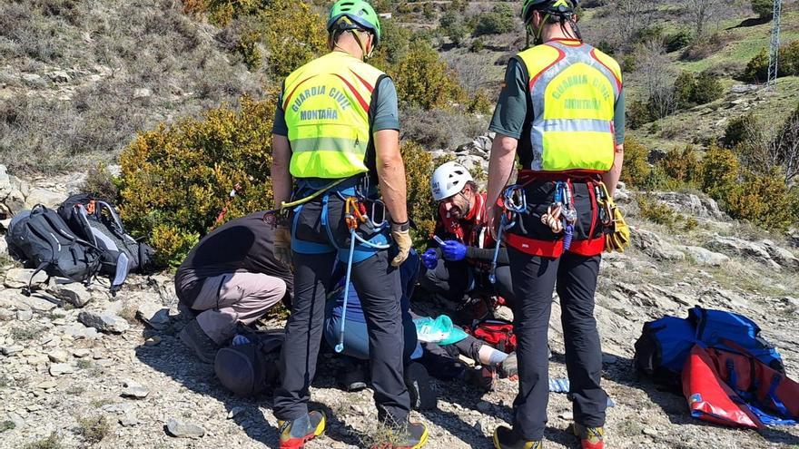 Rescatados dos montañeros de Pamplona tras sendos percances en los Pirineos en Huesca